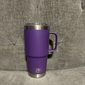 Yeti Rambler 25 oz Straw Mug, Peak Purple